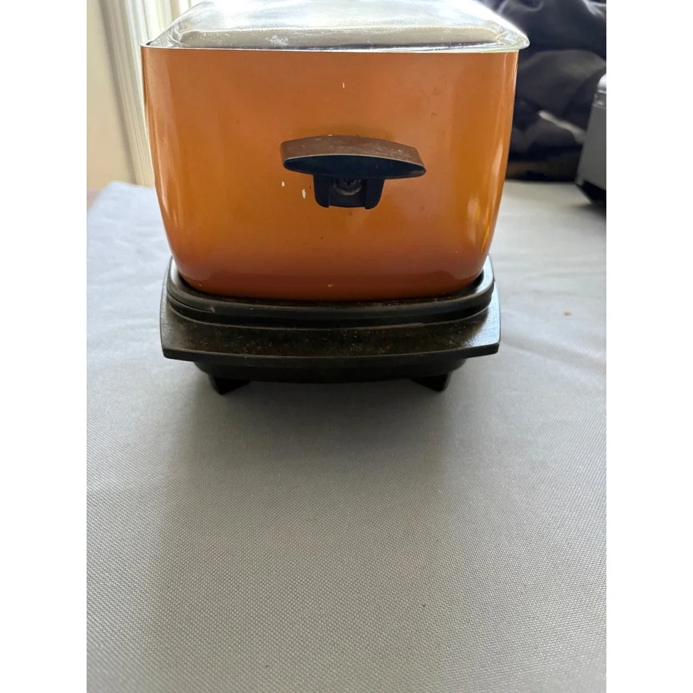 Vintage West Bend Slo-Cooker Orange Ombre Electric Slow Cooker with Glass Lid
